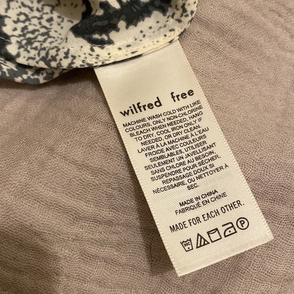 Aritzia Wilfred Kyra sneakprint midi skirt Size 4 . Very good condition - Picture 10 of 13